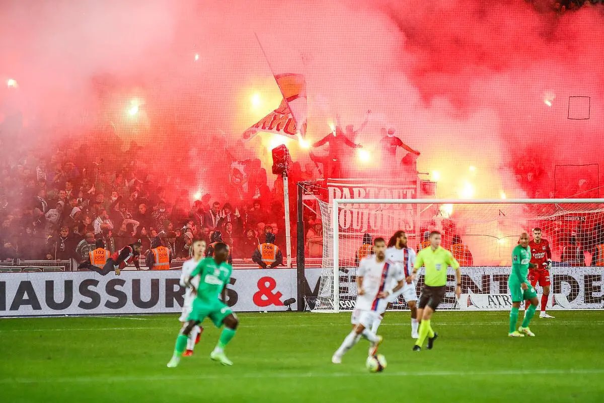 ActuL1_'s tweet photo. 🚨🚨 OFFICIEL ! LE PLUS GRAND DERBY DE FRANCE EST DE RETOUR EN LIGUE 1 ! 🧨🧨🇫🇷🇫🇷

AS SAINT-ÉTIENNE ⚡️ OLYMPIQUE LYONNAIS https://t.co/EhPyze8NkT