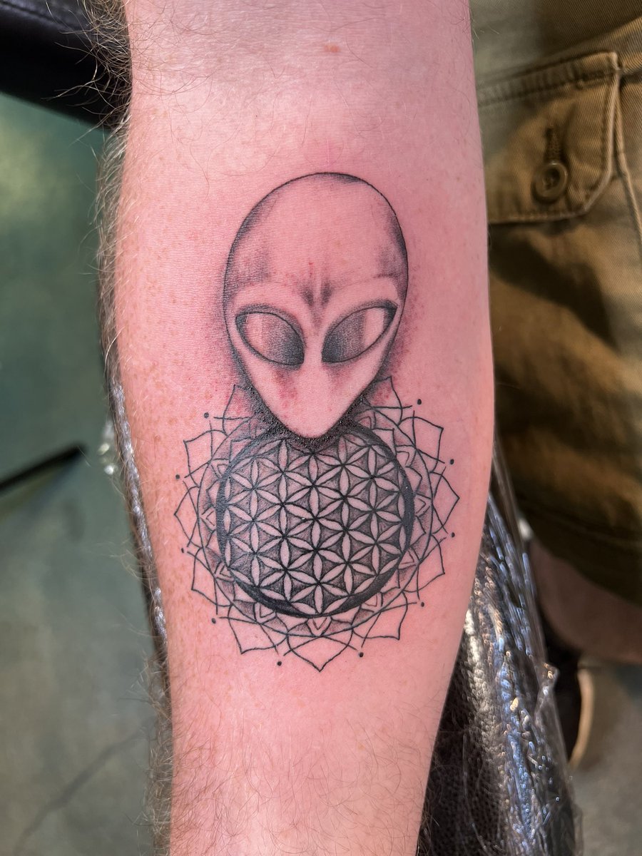 xecronius's tweet photo. @epiphanytattoo get your ink from Mac!!!! https://t.co/wGo8AtK8uG
