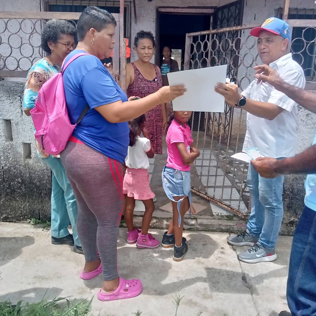 luisvasquez99's tweet photo. #01Junio El @ConVzlaComando de #Paez #EdoMiranda estuvimos desplegados en todas las parroquias de nuestro municipio, llevando el mensaje Como y donde Votar este próximo #28JULIO2024 Vamos todos con @EdmundoGU #UnidadYVoto https://t.co/J8NyBX06Q4