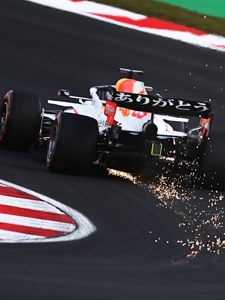 anant2909's tweet photo. @F1Wallpapers4K Red Bull Turkey https://t.co/Q7qNTAR5Sb