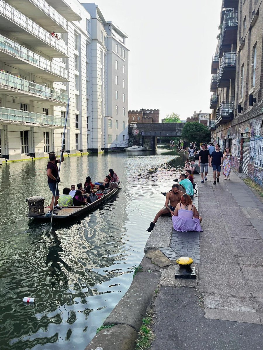 grichard475's tweet photo. Walking Routes along the Regent’s Canal with parents. Spend as much free time as possible with your parents👨‍👨‍👧 https://t.co/8No8ZmcifP