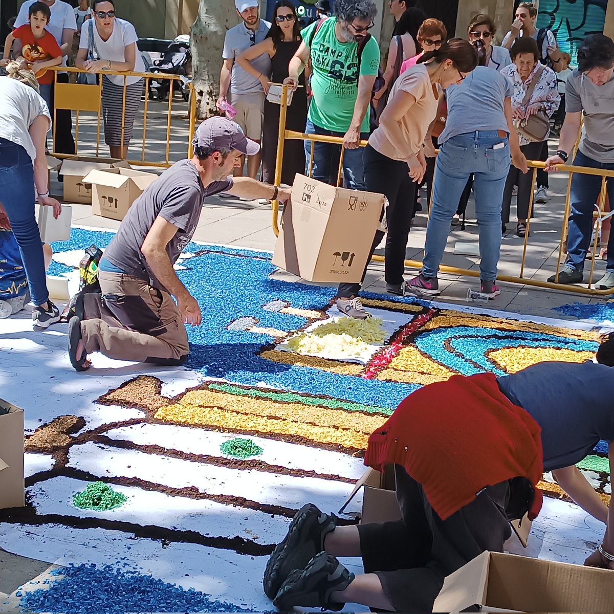 GabrielJubete's tweet photo. Corpus a Gràcia. Catifes de flors https://t.co/ZVa9sZ8pJw