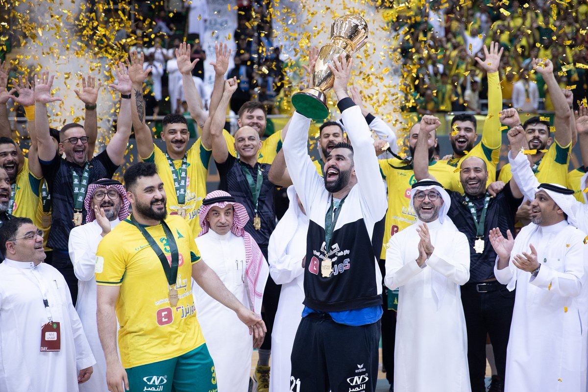 sahfksa's tweet photo. لــيـلـــة الــــذهـــــب 🏆🥇🔰

الخليج @Khaleejclub ⭐️ | #نخبة_كبار_اليد https://t.co/Y4X7y1AuiL