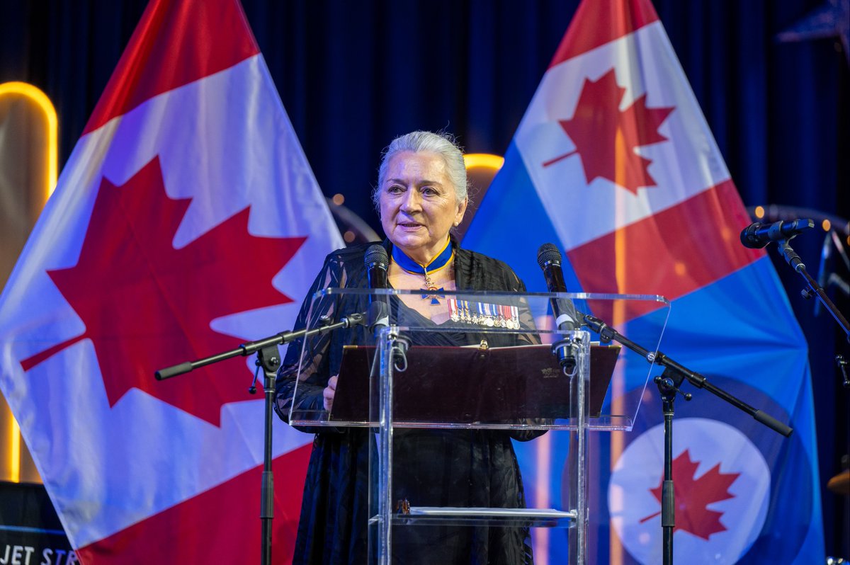 GGCanada's tweet photo. As commander-in-chief of Canada, #GGSimon was pleased to attend the @RCAF_ARC Ball yesterday evening, where she joined serving members, veterans and guests in celebrating #RCAF100.

To read her speech, please visit: https://t.co/lX7fotl4S9 https://t.co/Y0wCmLuWcS