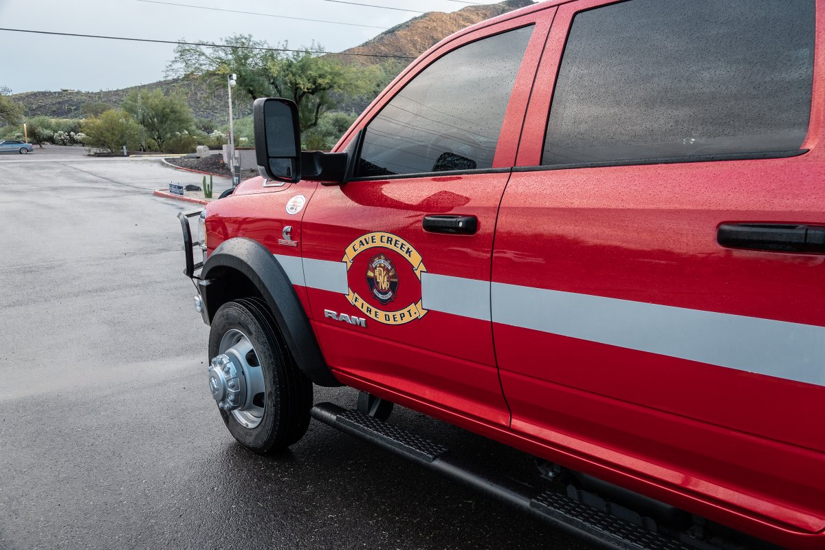 🚒 Last month, our Town faced multiple fires. The Town of Cave Creek provides a valuable service to its residents: a complimentary defensible space evaluation conducted by a Town representative. Click here for additional fire service information: bit.ly/3yh4nR7