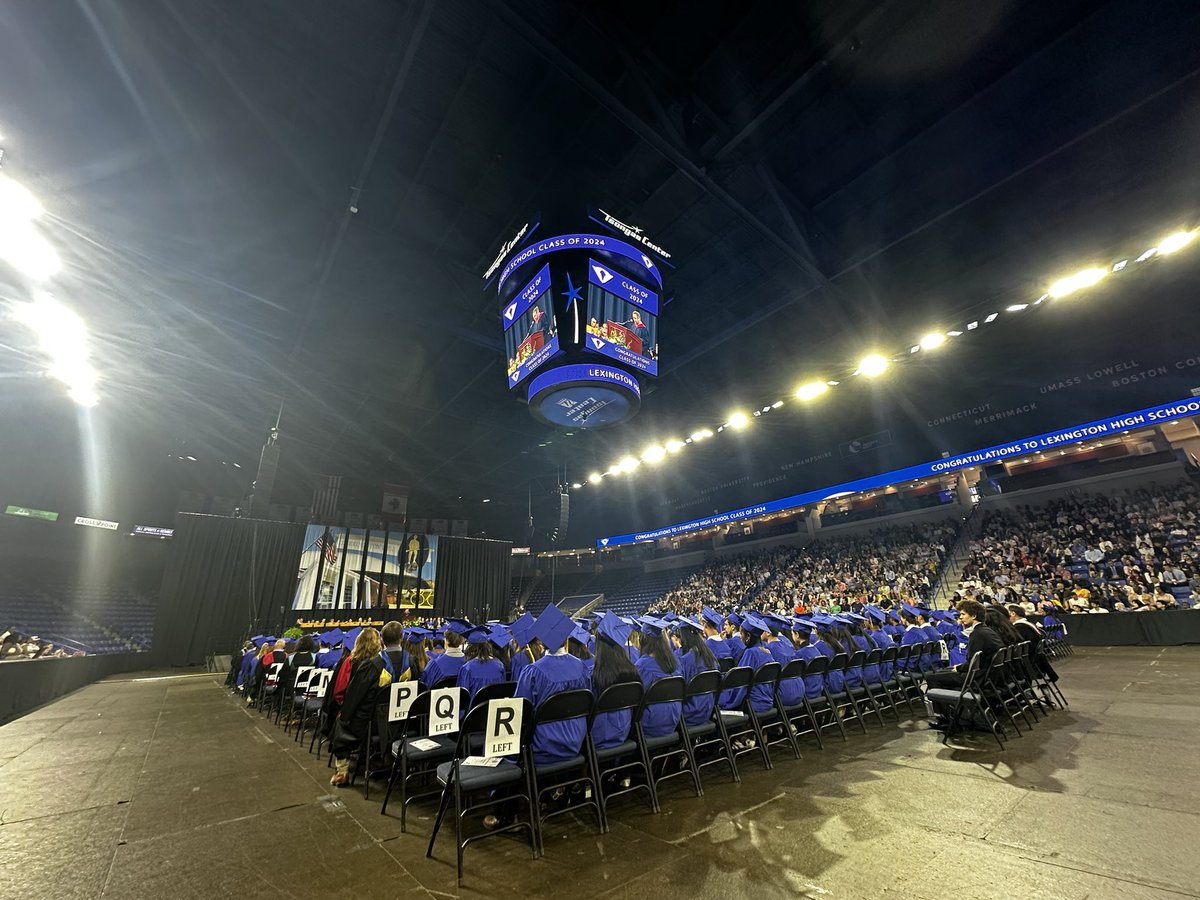 LexPerformArts's tweet image. Congratulations LHS Class of 2024!!!  You are going to change the world!!