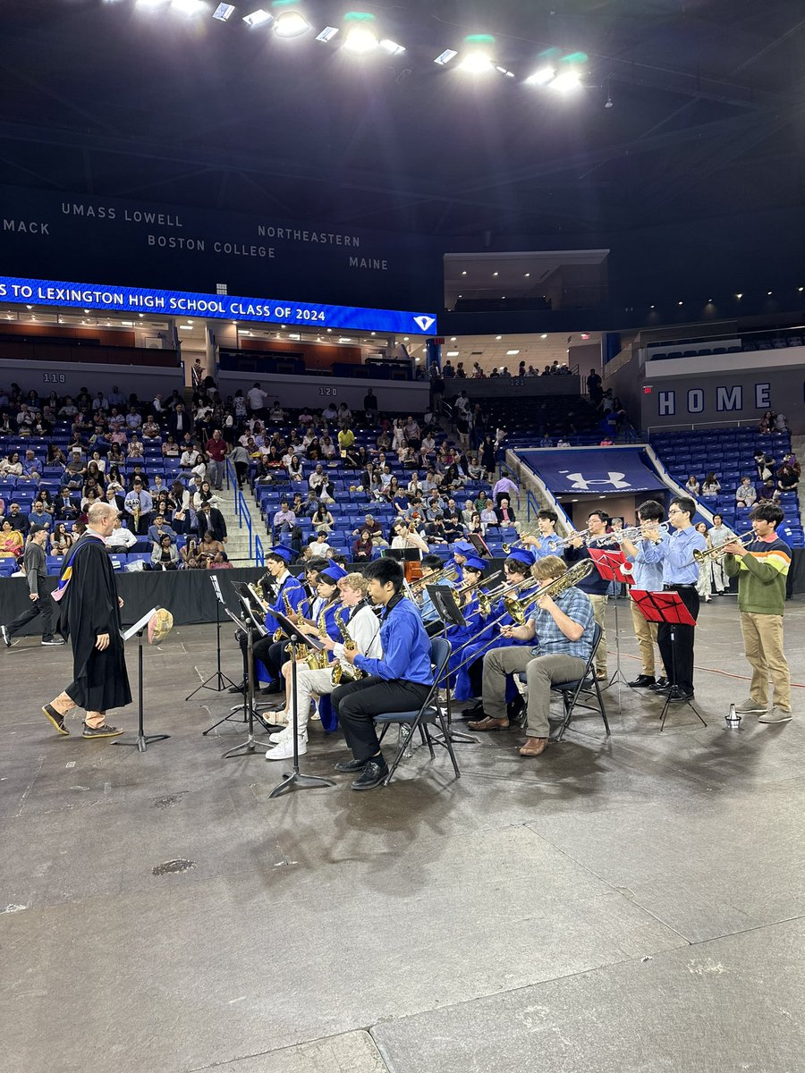 LexPerformArts's tweet image. Congratulations LHS Class of 2024!!!  You are going to change the world!!