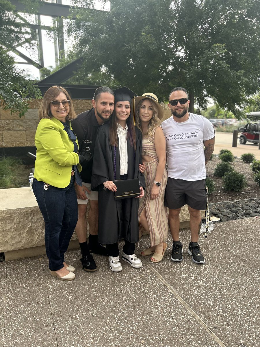 Graduation Day 🎓My Kids and granddaughter graduated from IrvingISD. I am very proud to be a part of this district.❤️<a href="/IrvingISD/">Irving ISD</a> <a href="/BrownElementary/">Brown Elementary</a>