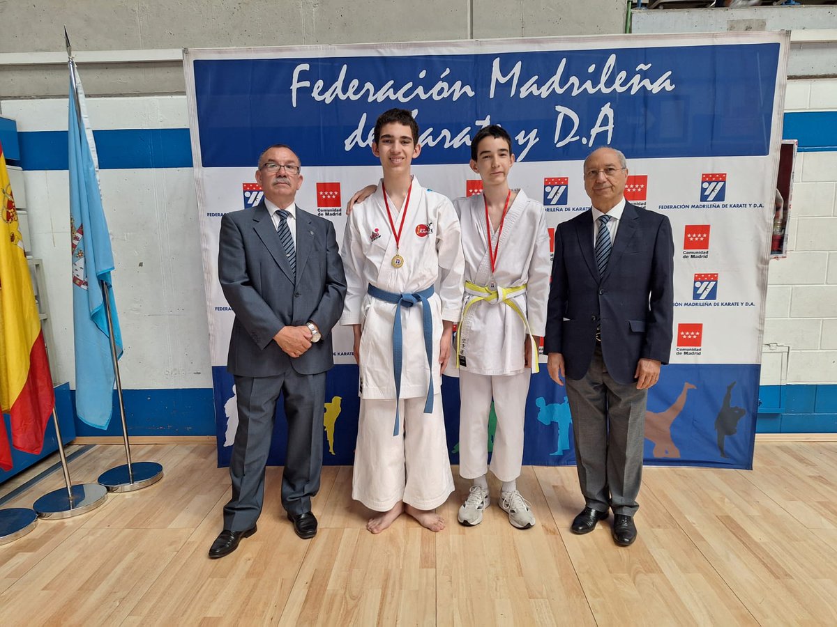 Final DEUKO 2024. 
Sandra 🫨, después de un trabajo IMPECABLE, una derrota que todavía no conseguimos entender. El deporte es así. 
Seguimos trabajando. 
Álex Pérez cada vez mejor. Cada vez más fuerte.
Se llevó una 🥈 a casa, que sabe a ORO.
¡Enhorabuena!
<a href="/AVVicalvaro/">AVVicálvaro</a> 
<a href="/RocioKrt/">Rocío Sánchez</a>