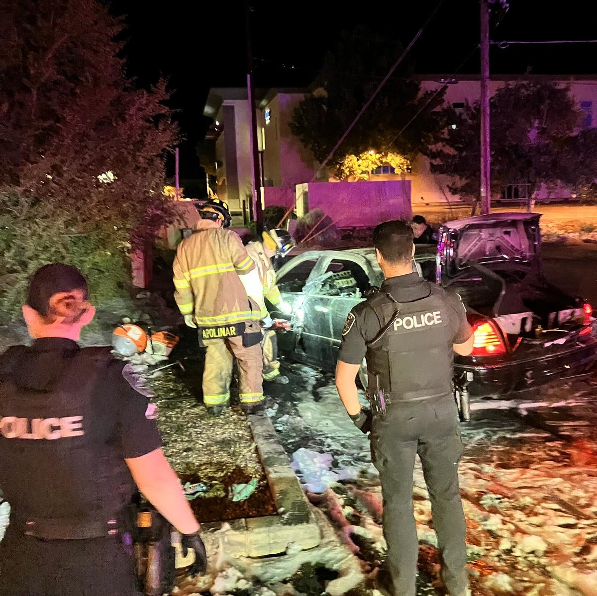 Firefighters extinguished a vehicle fire in in #PrescottValley this morning. Quick action by the crew of Engine 53 contained the fire to the vehicle, preventing any damage to the nearby building. No patient was located; no injuries reported. We thank PRCC, Priority, &amp; <a href="/PolicePV/">Prescott Valley Police Department</a>.