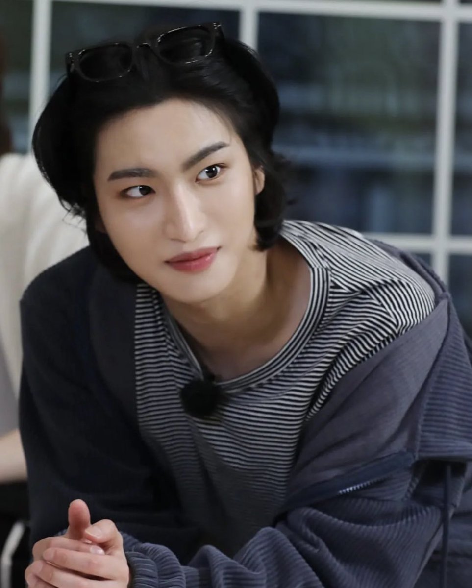 tfc.

[] a few things i’d like to address:
1) i’m still me. please don’t treat me any differently.
2) i’ll probably return to san soon because i love him ngl
3) believe it or not, but i’m returning to my roots. i’ve actually been a hwa fc from the start. gotcha. 🤪