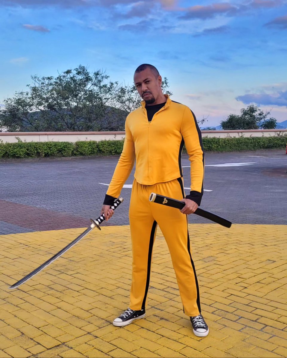 GatoQuantico's tweet photo. Passando pra compartilhar (e pedir uns 🍪) no meu Cosplay (Gender Bender) de "A Noiva" de Kill Bill Volume 1 🥹✨️💛

#cosplay #killbill @cosplayer https://t.co/P46tX6FHTG