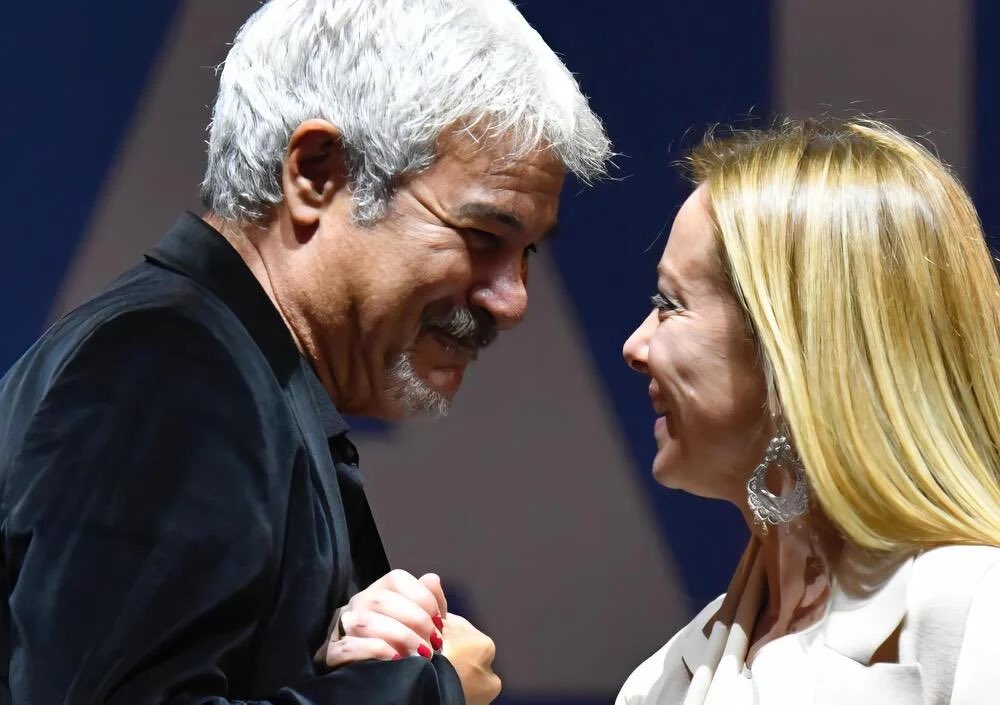 Domani c’è Pino Insegno: mi spiace perderlo… ma devo contare uno ad uno quanti grani di riso ho in dispensa. 🤷🏻‍♂️