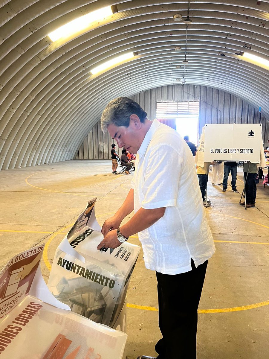 GermanSimancas's tweet photo. Cumpliendo como buen mexicano, mi voto en las #elecciones2024 #tlaxiaco https://t.co/DilpWqPlp1