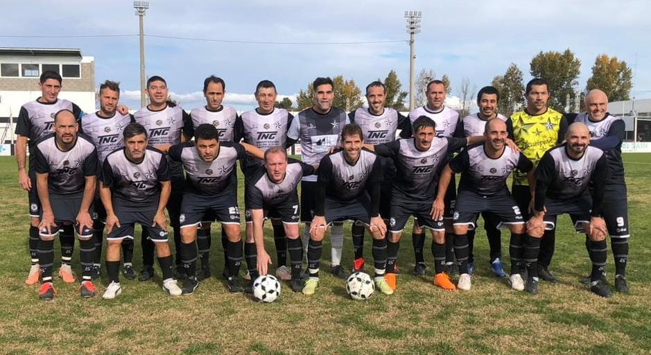 ⚽✯ | #SuperSenior

En la última fecha de Liga Pampeana el equipo Albo se enfrentó a Sportivo Realico, triunfando 1-0 con gol de Hernandez. El partido a los 10 minutos se suspendió por parte del rival.
La próxima fecha será nuevamente antes los realiquenses, por la semifinal.