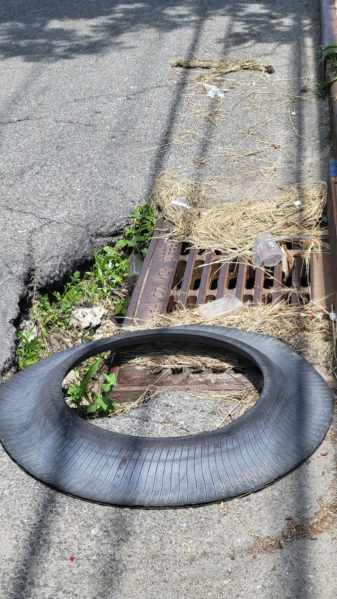 cyclenyc's tweet photo. @nyc311 @NYC_DOT #dangerous pit in the middle of Beach Channel Drive at B 104 Street #Rockaway #Queens #NYC Eastbound #please fix #asap https://t.co/gMyznPNLyh