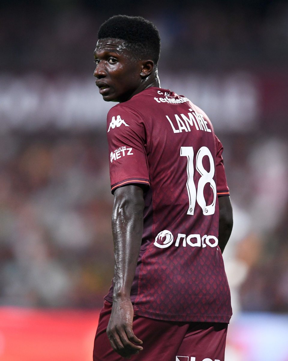 laye_gueye1's tweet photo. Lamine Camara🇸🇳, "MERCI" pour tout ce que vous avez donné à Metz. Il est temps d'aller ailleurs. Il est impensable que vous jouez en Ligue 2 la saison prochaine vu tout ce que vous avez montré cette saison en D1. https://t.co/xWES8bFd5B