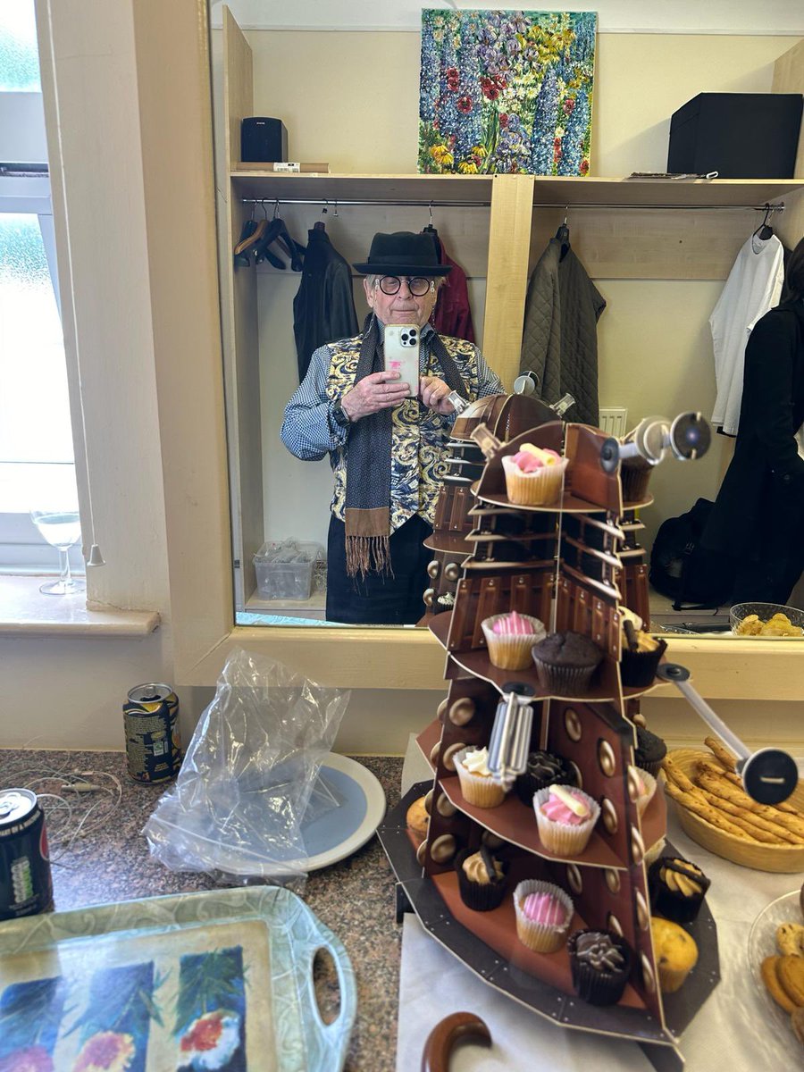 Sylvester McCoy tweet media