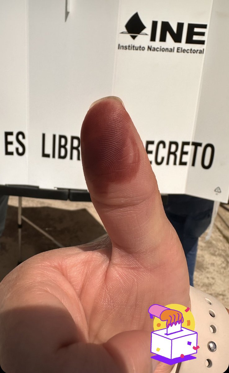 Hoy es uno de los días más importantes en #México. El #voto es nuestra herramienta para ejercer la #democracia. No podemos ser indiferentes, cuando es nuestra responsabilidad el futuro de nuestro México. No importa por quién votes, pero VOTA. #EleccionesMexico2024 #VamosMéxico