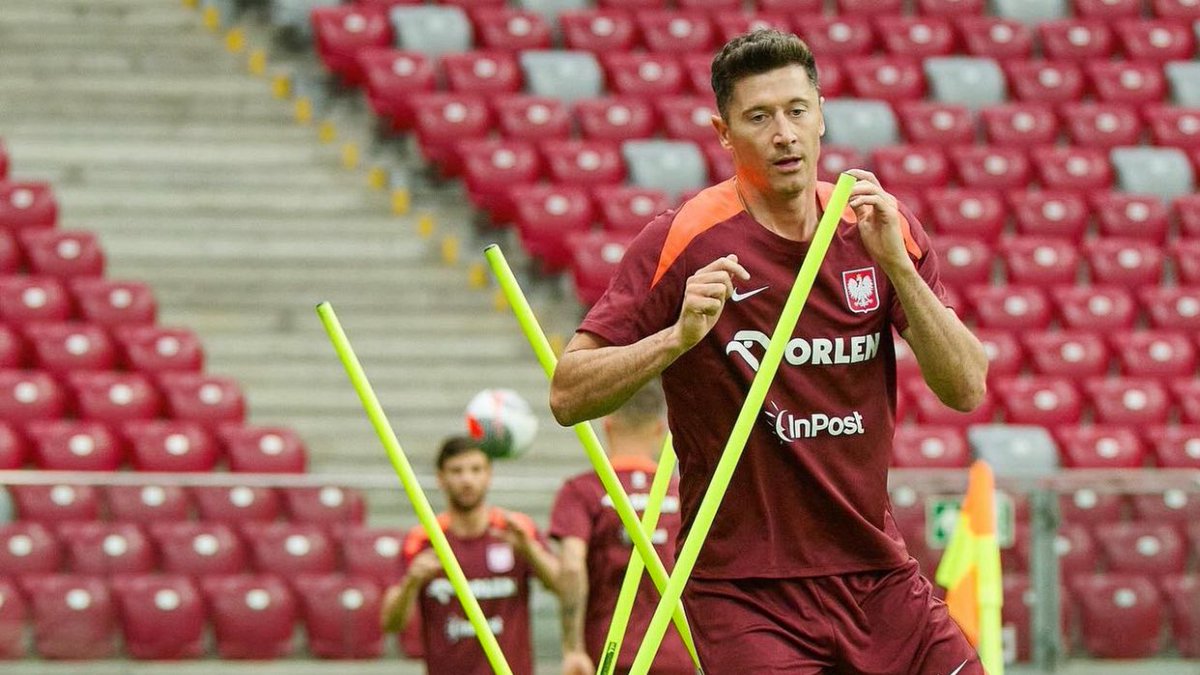 rl9nation's tweet photo. 📸 - Lewandowski training for the Euros! https://t.co/CmOXMMp5aL