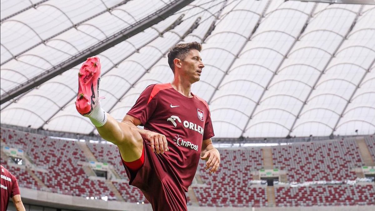 rl9nation's tweet photo. 📸 - Lewandowski training for the Euros! https://t.co/CmOXMMp5aL