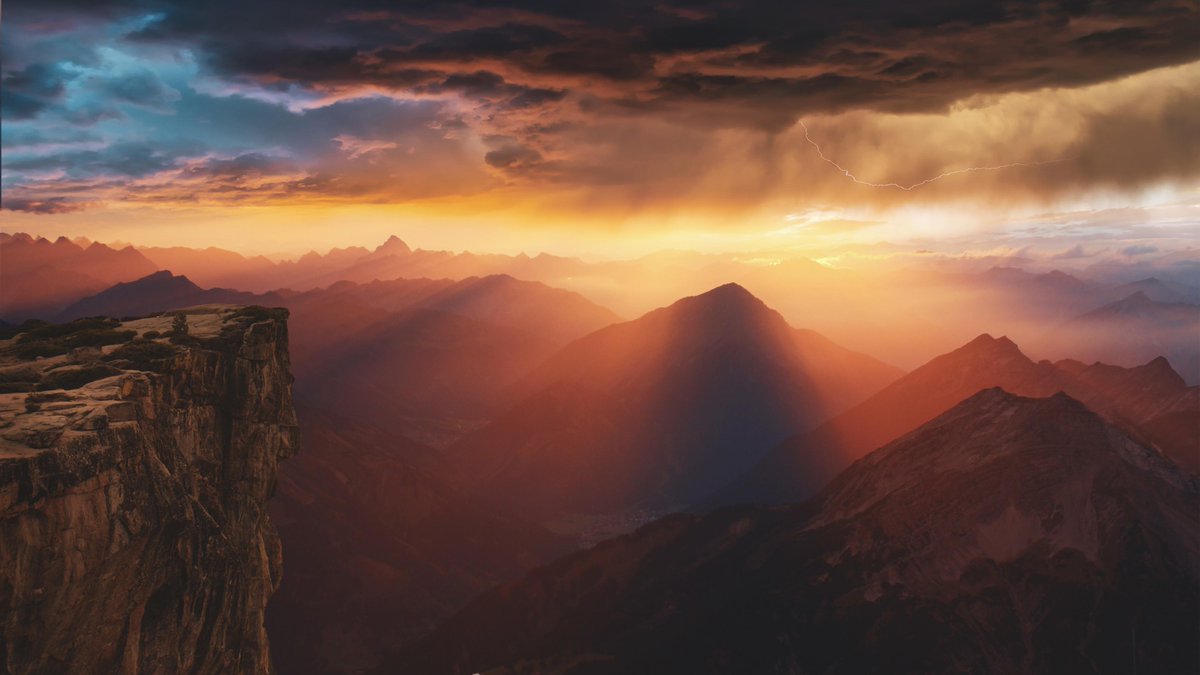 gloztik_'s tweet photo. Sunset in cloudy mountain background 4k desktop wallpaper
Download link:https://t.co/eBt7893RiB
#4kdesktopwallpaper #hdwallpaper #sunset #mountain https://t.co/9VYwwpWGh2
