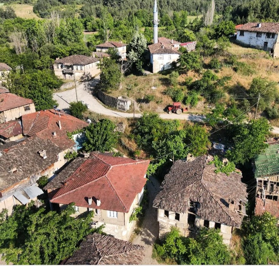 Göynük Deresi kıyısında saklı kalmış şiirsel yerleşim.