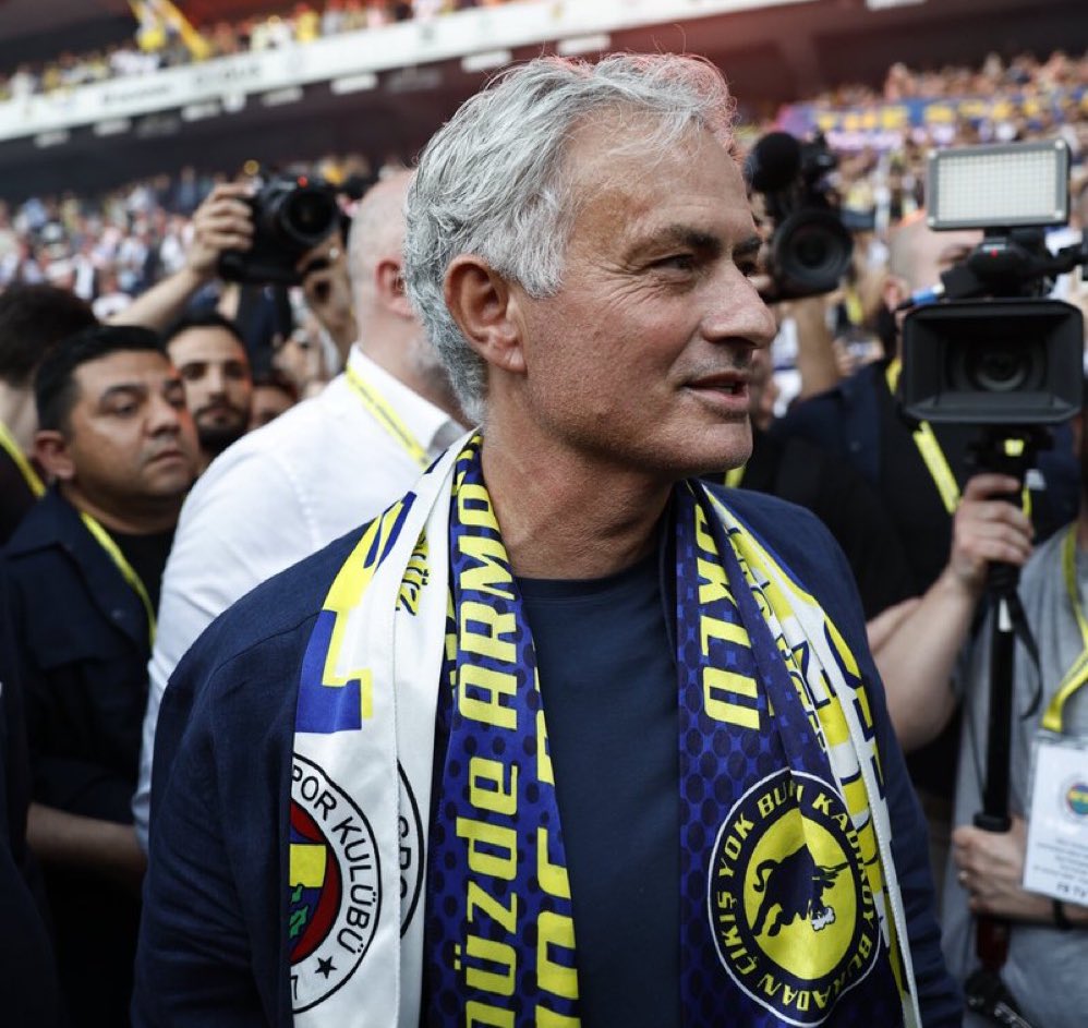 fener_habers's tweet photo. 🔥 Jose Mourinho’nun resmen teknik direktörümüz olması şerefine beğenip beni takip eden 3 kişiye yeni sezon forması hediye ediyorum.

Bol şans. https://t.co/MU1HXYiCcH