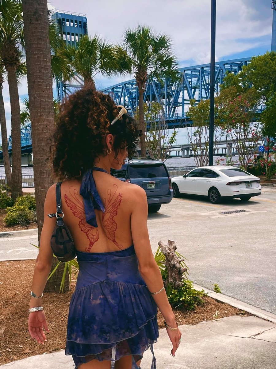 living my fantasy 🧚🏽‍♀️