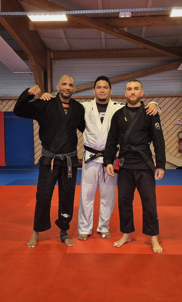 FrenchSavagery's tweet photo. Aujourd'hui, j'ai reçu ma ceinture noire des mains de Samuel Monin. Alhamdoulillah ☝️ https://t.co/fcLAhOVFyr