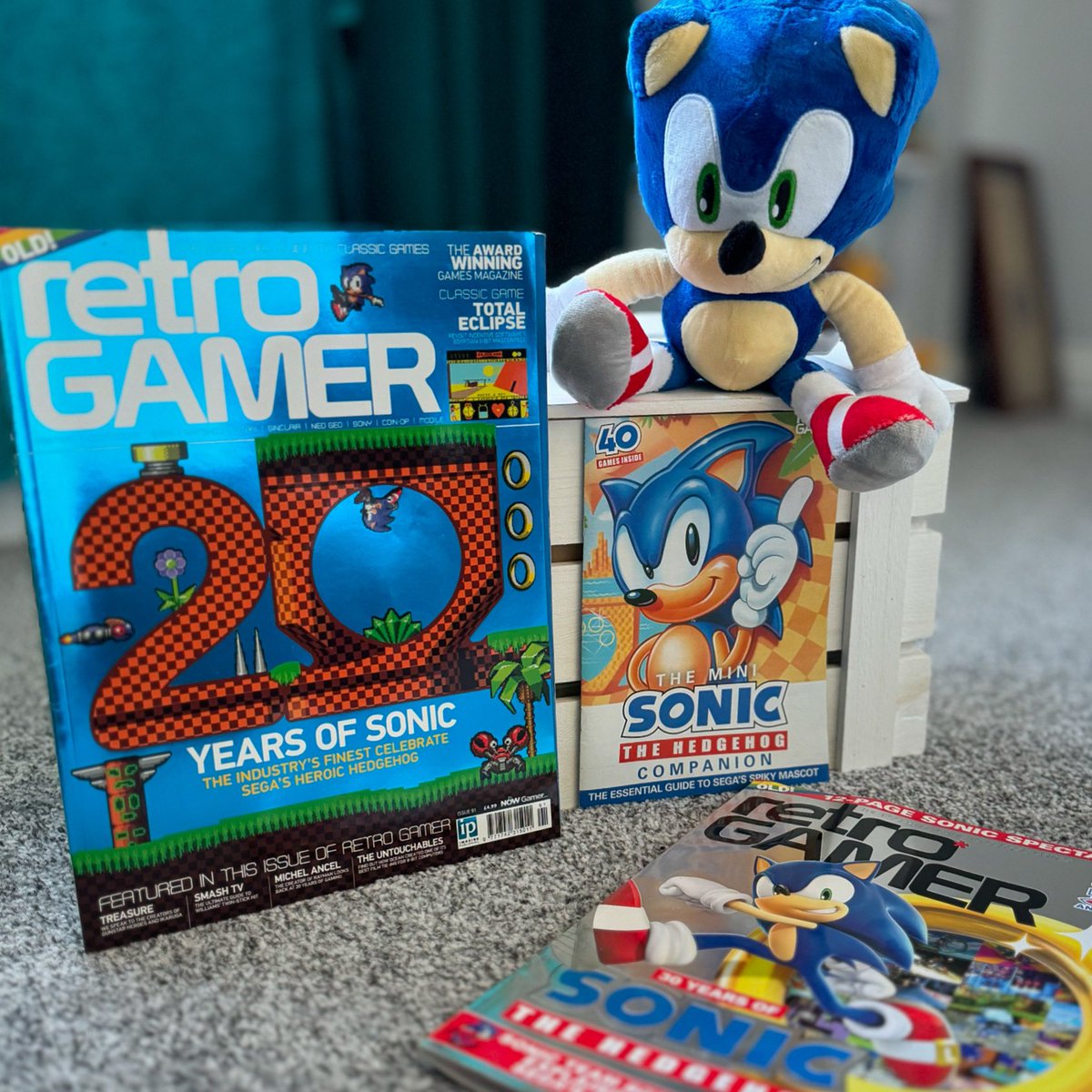 Thank you so much @ExtraLifeGaming for the Retro Gamer magazines celebrating the 20th and 30th anniversary of #SonicTheHedegehog. I think you know me too well 😁

All added to the ever growing #Sonic collection of #games and memorabilia 👌