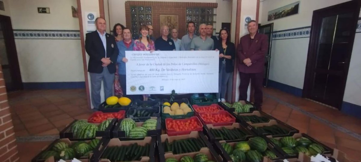 RAGCEasociados's tweet photo. RAGCE con la colaboración de HHDS, donan 400 kg de hortalizas y frutas a la ciudad de los niños de Campanillas en Málaga, actividad organizada por el Delegado #RAGCEAlmería, el @guardiacivil (R) Jose Luís Medina en colaboración #HHDS (Hermandad Humaritaria) y su presidente Jesús https://t.co/s5kVoqBH3p