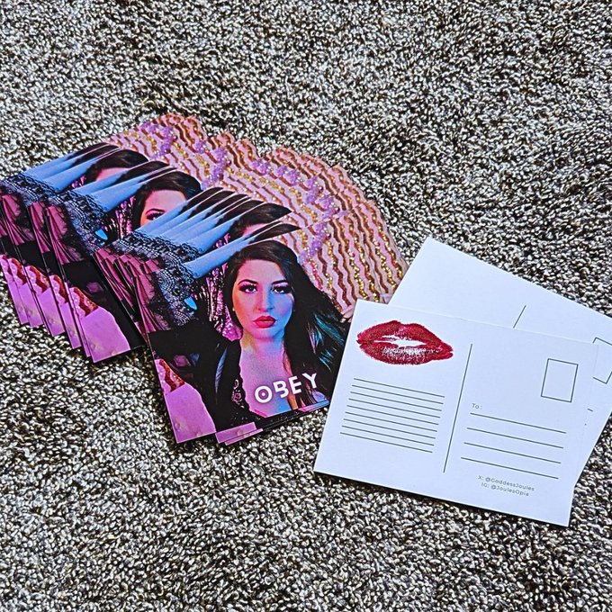 I'm going to be mailing out these lipstick-kissed postcards to all of My Patreon subscribers. Sign up