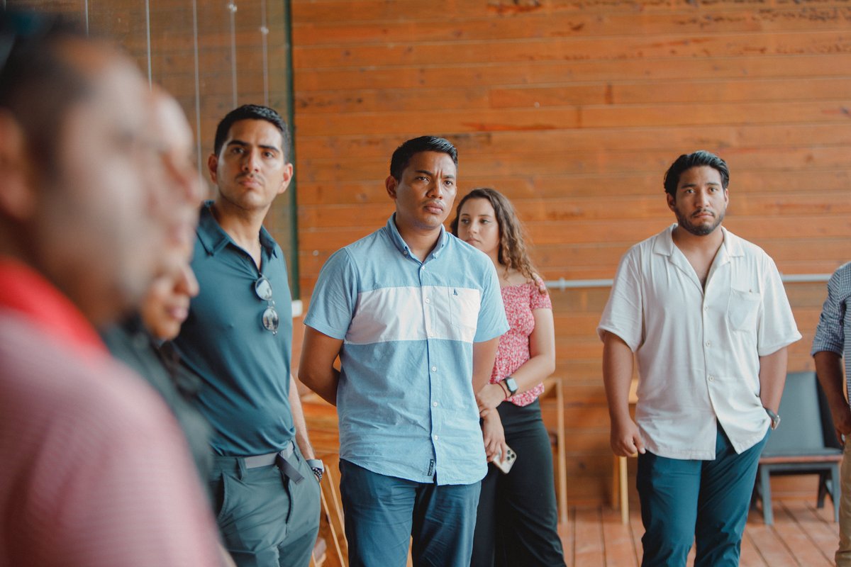 Prosperahn's tweet photo. 👷 Como parte del #BuildersEvent, visitamos #CircularFactory, un innovador espacio que está revolucionando la industria de la construcción. Su misión es diseñar y desplegar micro-fábricas flexibles y ágiles, especializadas en tecnologías computacionales y manufactura avanzada. https://t.co/uP4inzuGgb