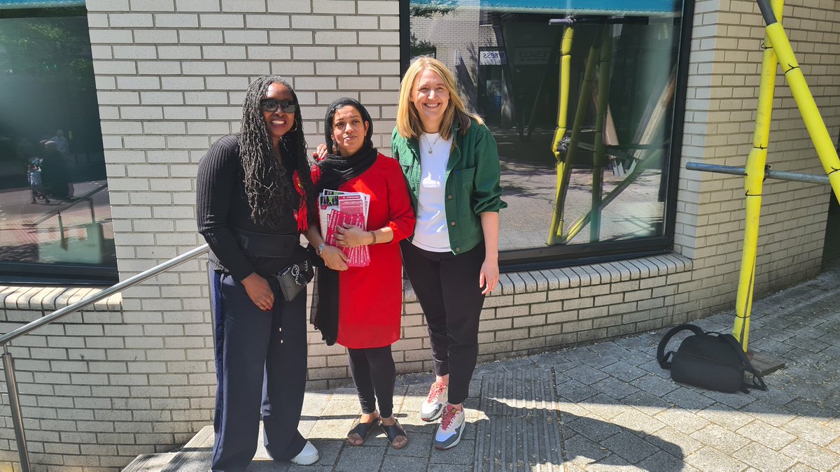 Beautiful sunny afternoon out campaigning for @UKLabour in Stonebridge ward with @BrentLabour @MAsgharButt @CllrSButt @RyanHack_ @AdenCllr @Georgia_Gould

This election is the chance for change. 🌹

Vote @DawnButlerBrent on Thursday 4 July. 🗳️