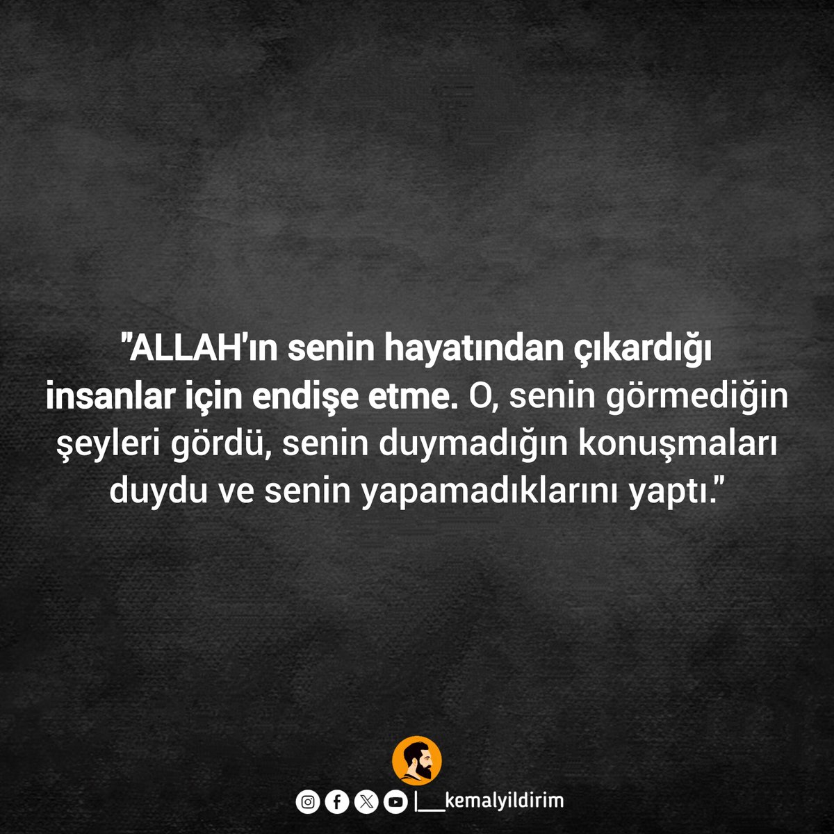 Qalam bilan chizilgan yalangoch qizlarning fotosuratlari