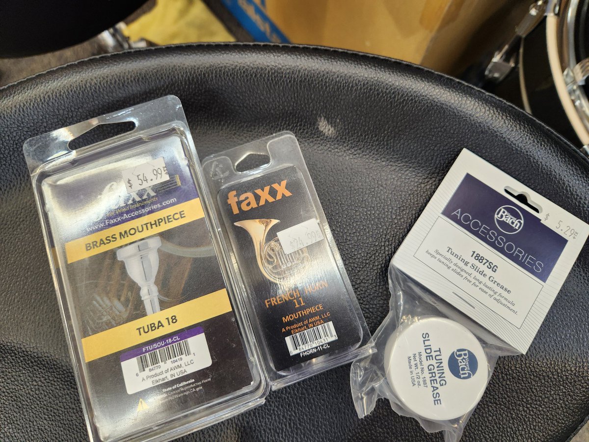MsPyneMusic's tweet photo. Stocking up at the going out of business sale at WP Sam Ash (reeds, valve oil, rosin, mouthpieces,  drums, guitars, music stands, you name it).  @CSSWPPTA @WPMS_PTA @wphs_pta https://t.co/dkfeVWPq4m