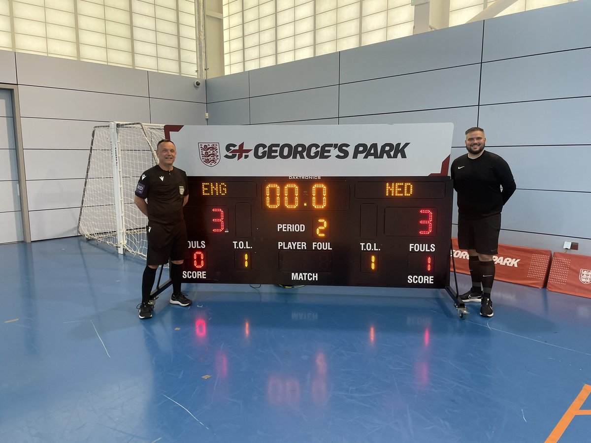 Rhys_TikTokRef's tweet photo. Today it was England 🏴󠁧󠁢󠁥󠁮󠁧󠁿Women Deaf Vs The Netherlands 🇱🇺Women Deaf ⚽️

Brilliant being involved with England games at St George’s on a regular basis including  Cerebral Palsy, Blind &amp; Deaf 11 aside. 

#disabiltyFootball #england #referee #futsal https://t.co/PUufboYYhB