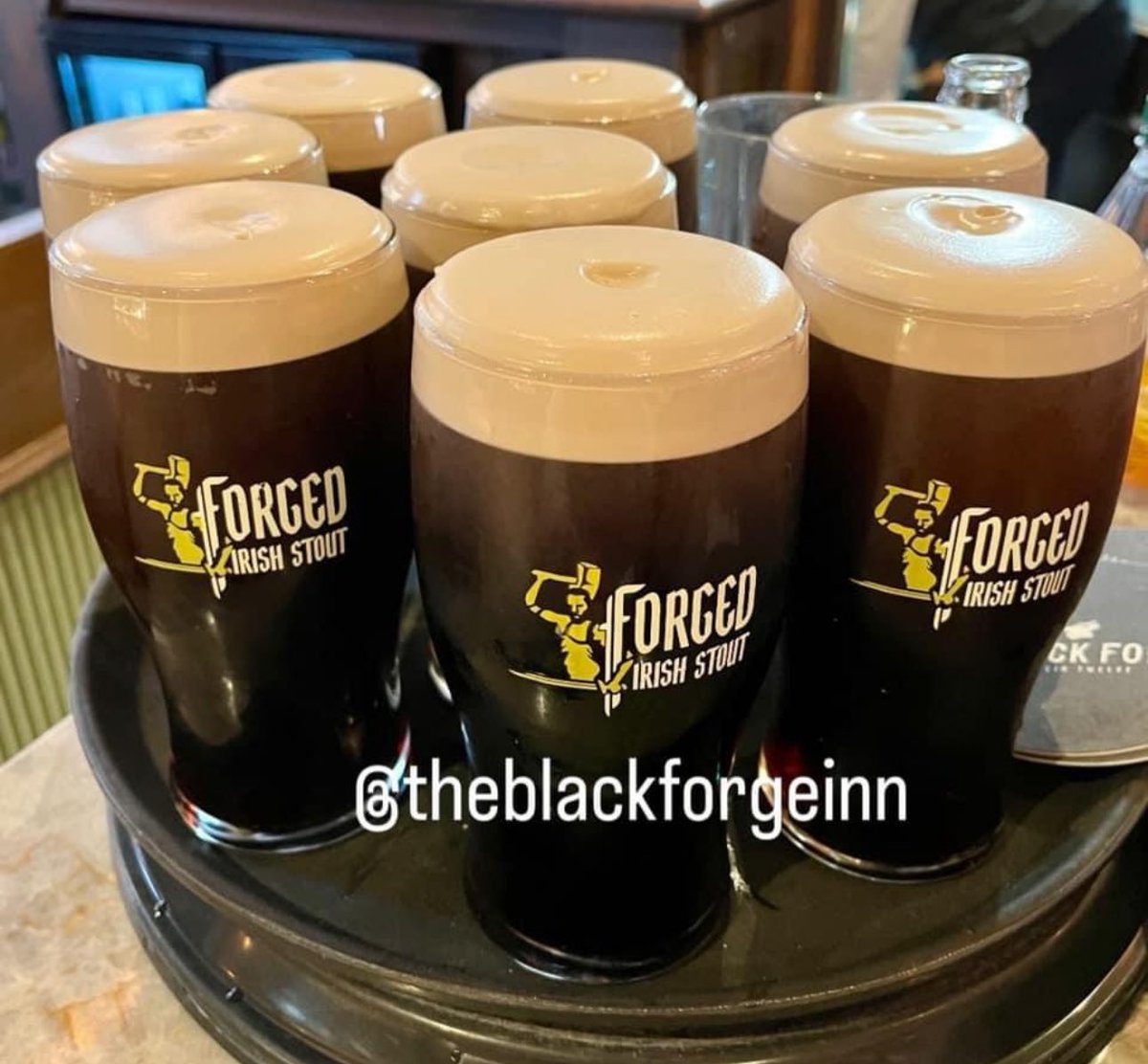 TheNotoriousMMA's tweet photo. There’s a new King in town, long live the King! @ForgedStout #TheWorldsCreamiest https://t.co/01lRN78SuV