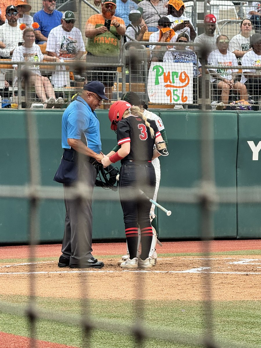 This is the way the 5 A state final game started! 🙏🏻❤️ <a href="/uiltexas/">Texas UIL</a> <a href="/SoftballMelissa/">SoftballMelissa</a>