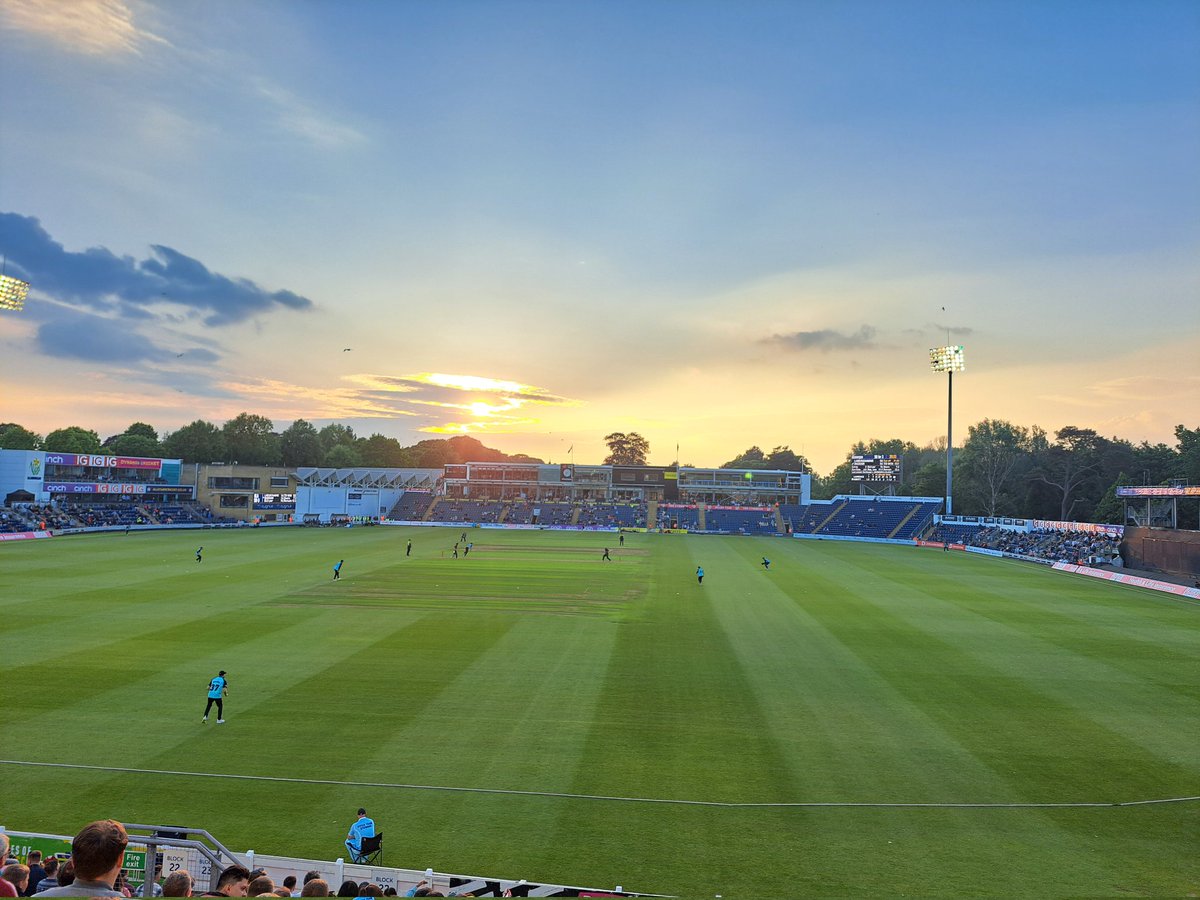 Alex Meredith tweet media