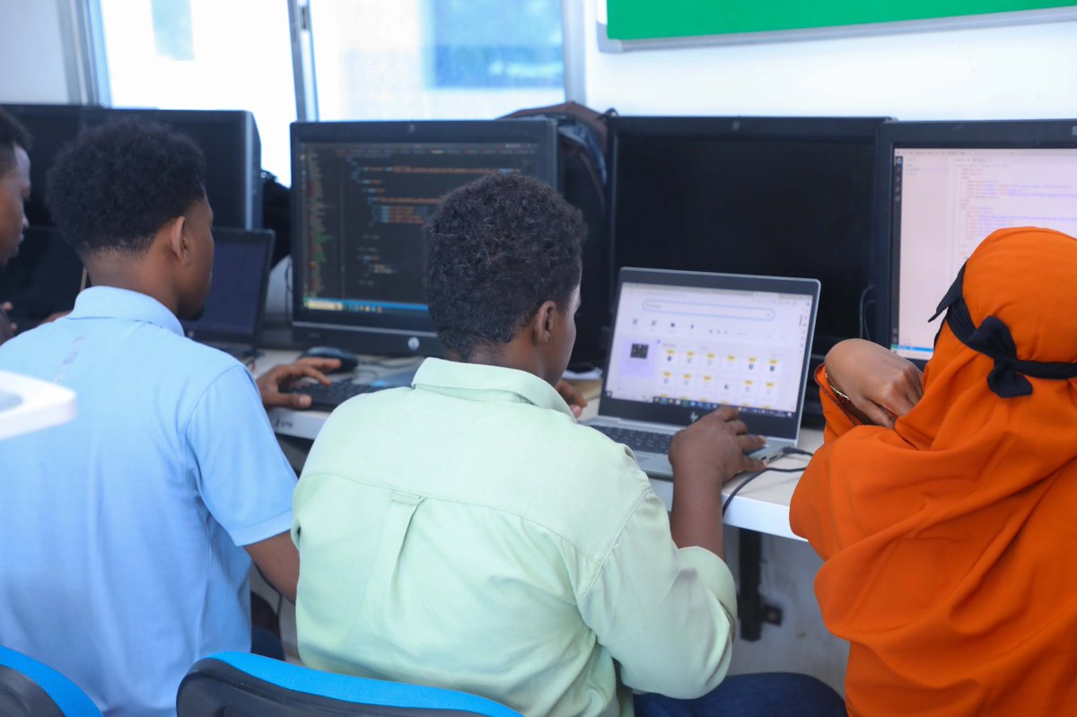 RiseAcademy21's tweet image. The first month of our coding course ended with hands-on exams and projects. 👩💻
#TheyCanCode
#NextDevelopers