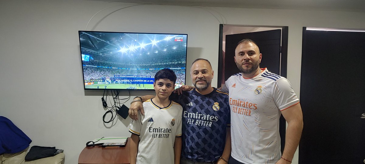 HectorMarioAri1's tweet photo. @AS_TV desde Bogotá hala Madrid https://t.co/97XroetYth