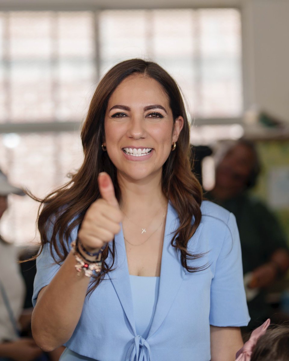 LibiaDennise's tweet photo. ¡Yo ya cumplí con #México y con #Guanajuato saliendo a emitir mi voto! ¿Ustedes cómo van? #Elecciones2024 https://t.co/xACwlNhmlr
