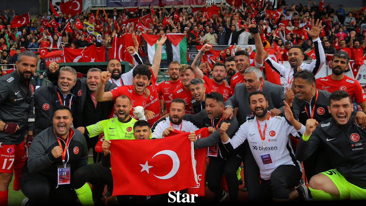 bayramzilan's tweet photo. Ampute Milli Futbol Takımı, İsrail'i 6-0 yendi

Galibiyeti Filistinlilere armağan ettiler

İsrail marşı okunurken yan döndüler

İsrailli oyuncularla tokalaşmadılar

Maç sonu topluca secde ederek İsrail’in katliamlarını protesto ettiler

#FileninSultanları biraz örnek alsa keşke! https://t.co/KcaapxQvLx