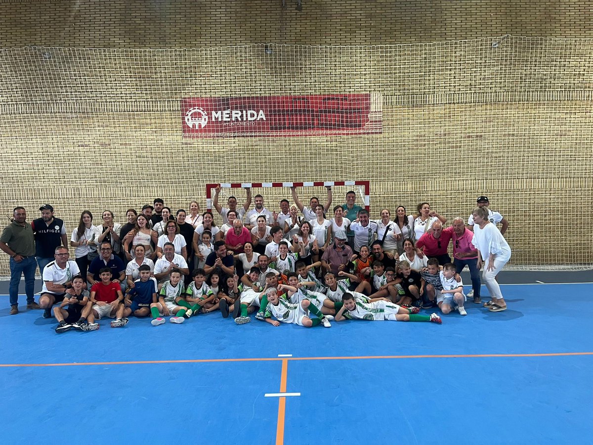 ImperioCp's tweet photo. 🔜 A LA FASE FINAL DEL CAMPEONATO DE ESPAÑA FÚTBOL SALA SUB-10 🇪🇸

Nuestra enhorabuena para todos los jugadores , cuerpo técnico , familiares, patrocinadores, colaboradores y aficionados por estos momentos inolvidables. 👏🏻 https://t.co/XupL6zHKQW