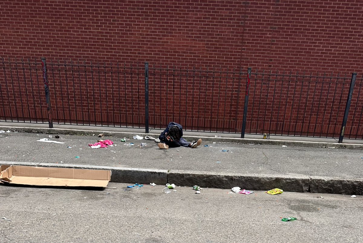 BosLeonRivera's tweet image. While our electeds attend parades &amp;amp; celebrations, people are dying on our streets. No outreach efforts in sight. This is @MayorWu public health lens in action. #bospoli