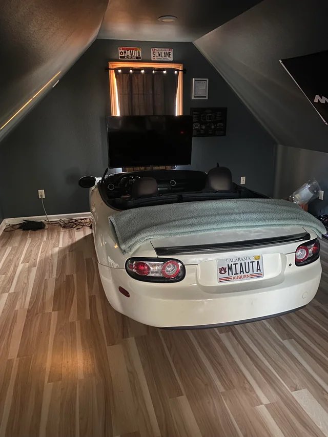 miatatweets's tweet photo. Now this my kind of sim rig. https://t.co/EXUi3208dJ