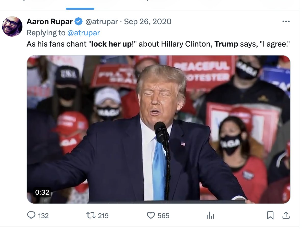 atrupar's tweet photo. TRUMP: "I didn't say 'lock her up'"

REALITY: https://t.co/Nt4FIATGTq