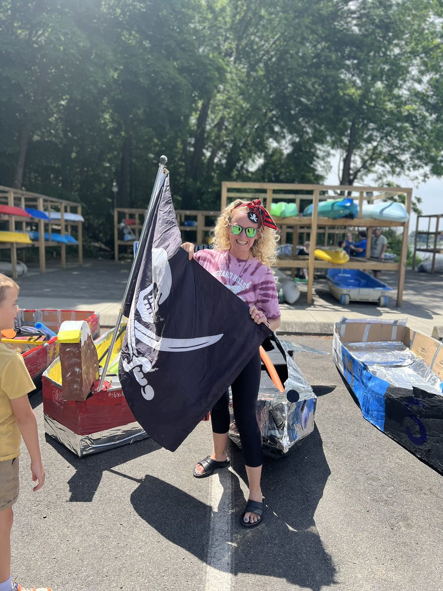 Sarah Scionti tweet media